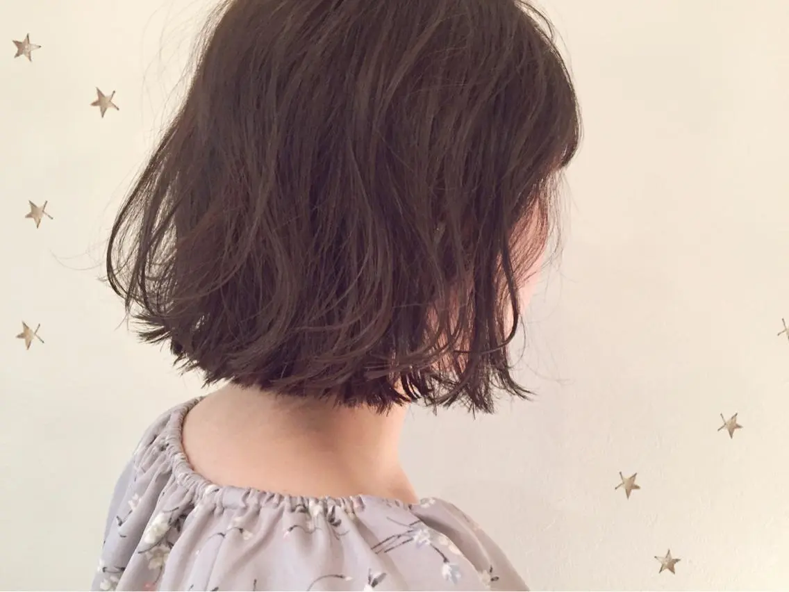 ショート ボブ 市川 千夏のヘアスタイル