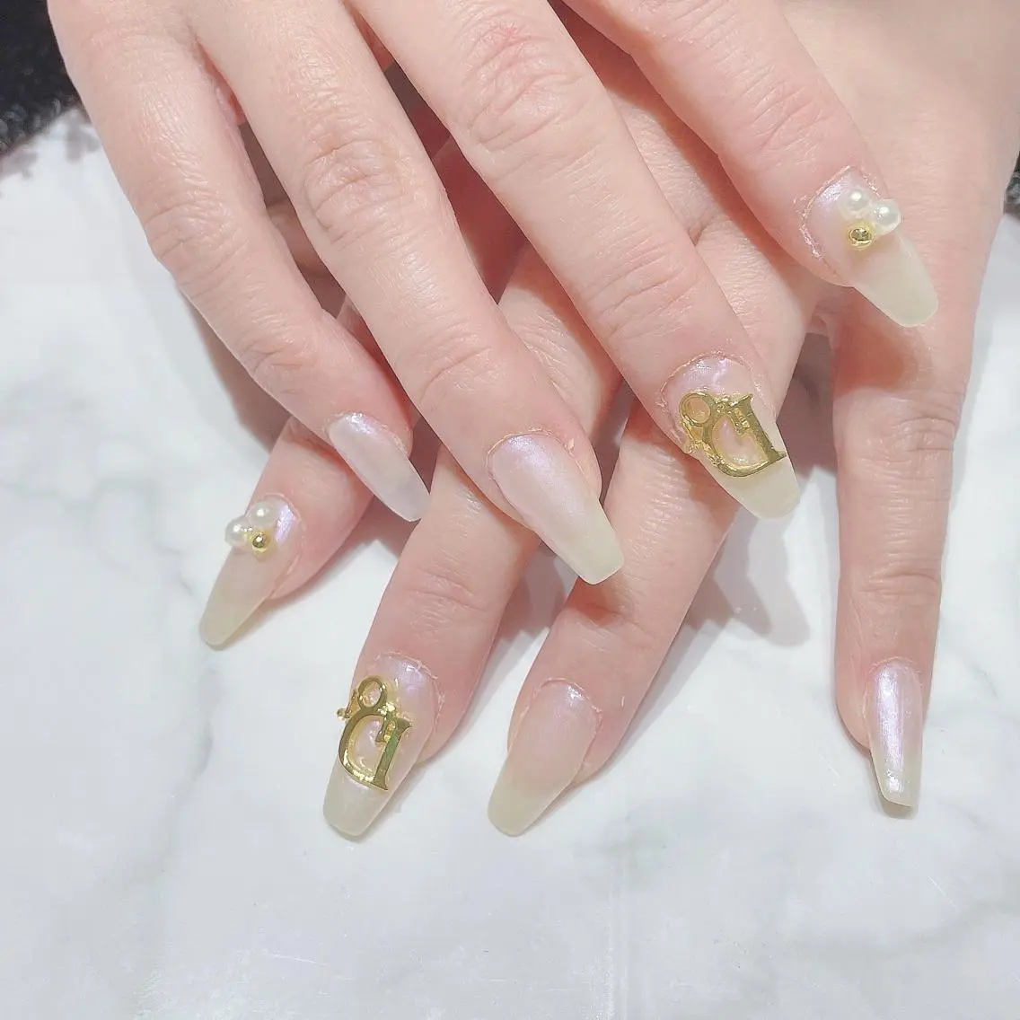 ネイル ワンカラーネイル ストーンネイル ネイルサロン Belleのネイルデザイン