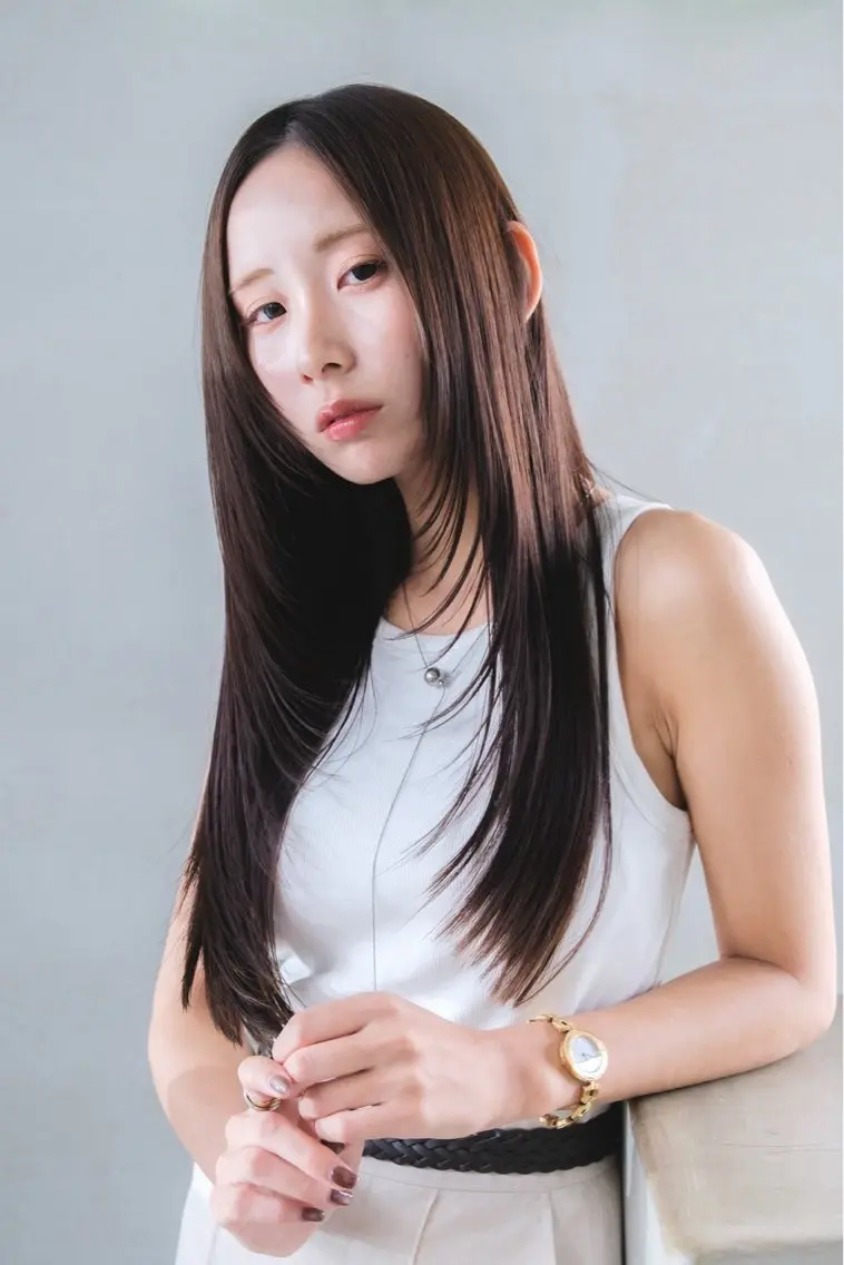 ロング レイヤーカット ロング anrio 屋宜　輝のヘアスタイル