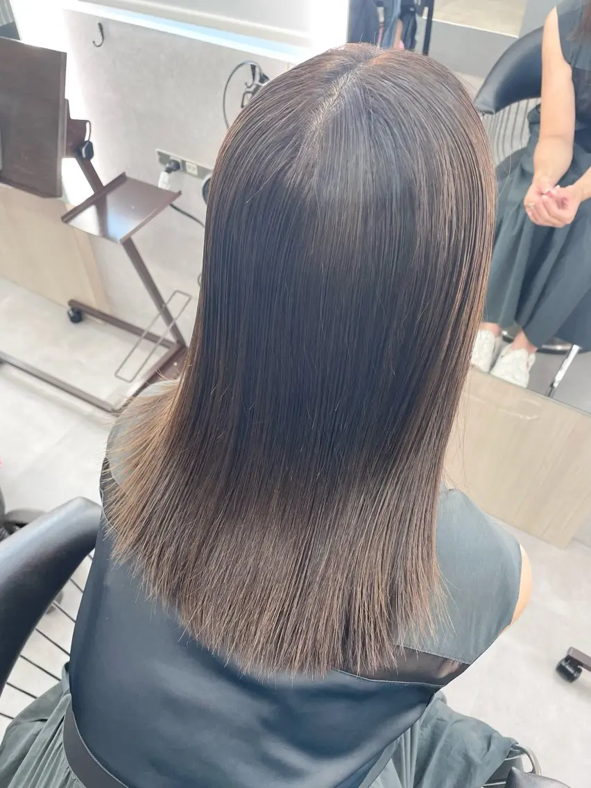ミディアム カラー 蓮 華のヘアスタイル