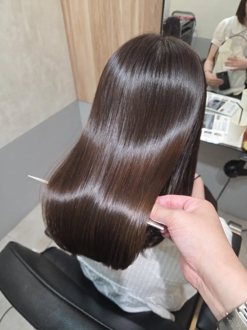 ミディアム 髪質改善 縮毛矯正 ioe三宮☀️ 髪質改善　梅澤健之のヘアスタイル