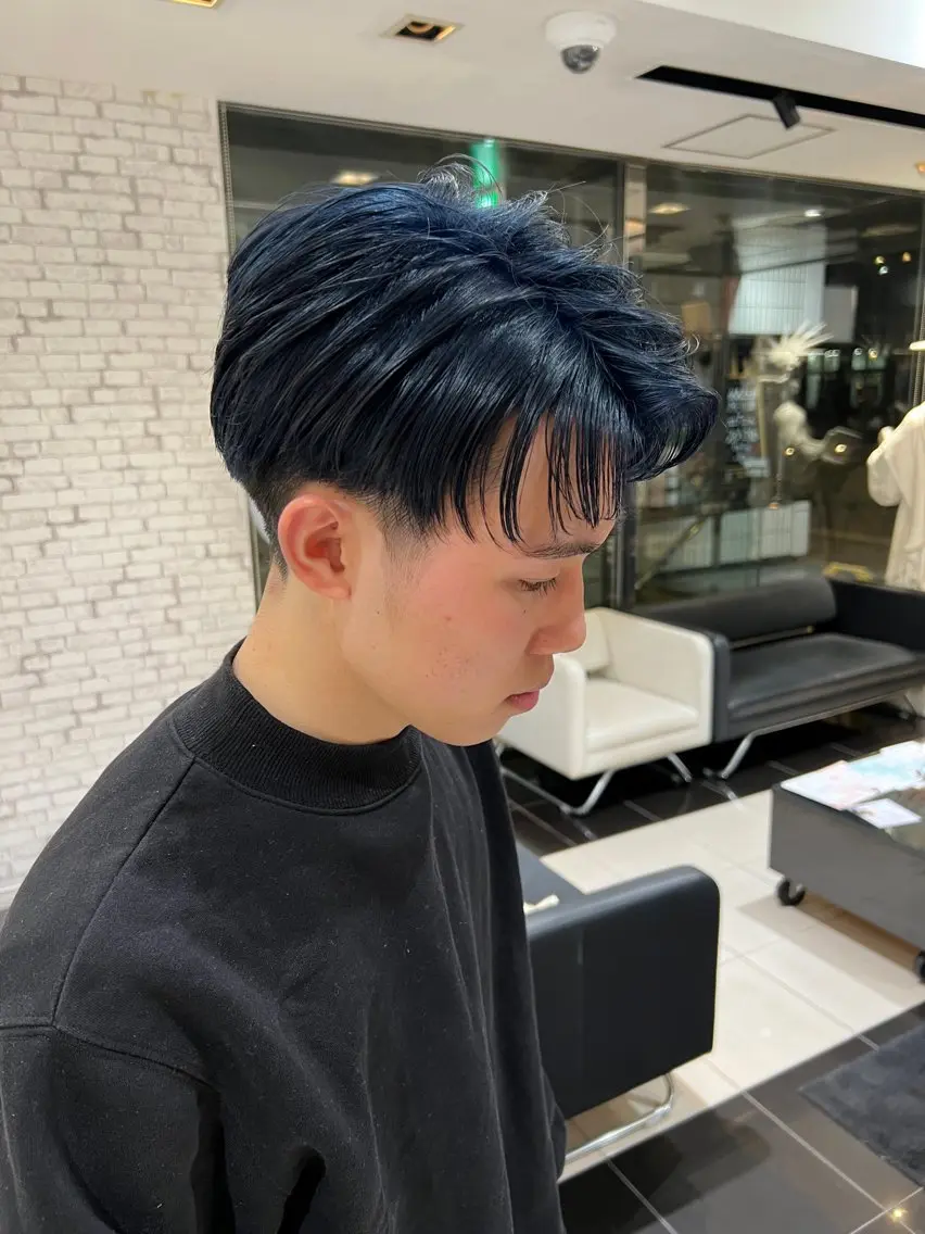 ショート カラー メンズ メンズ韓国風 黒髪 ブルーカラー ブルーブラック 韓国風ヘア カット ヘアカラー 赤み消しカラー /透明感カラー 上長のヘアスタイル