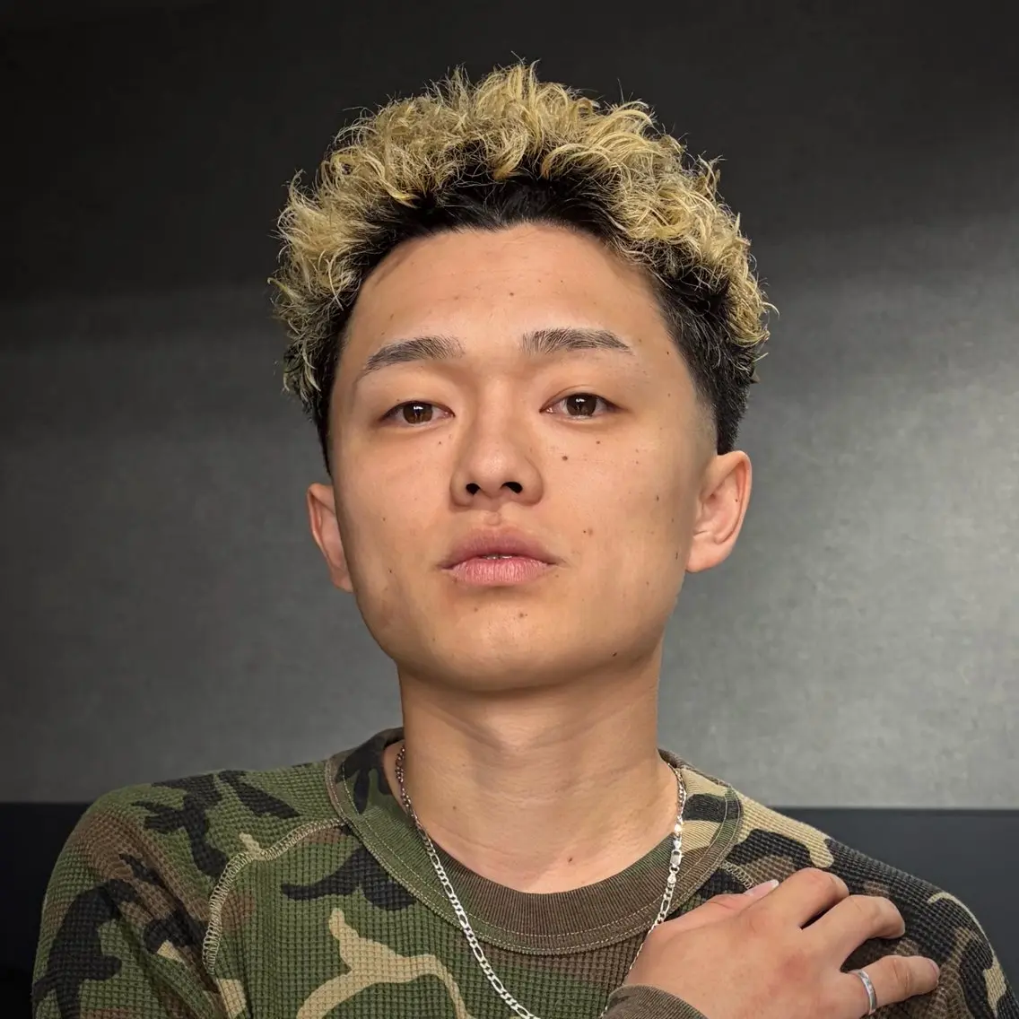 パーマ メンズ メンズパーマ カット パーマ 志村 シュンスケのヘアスタイル