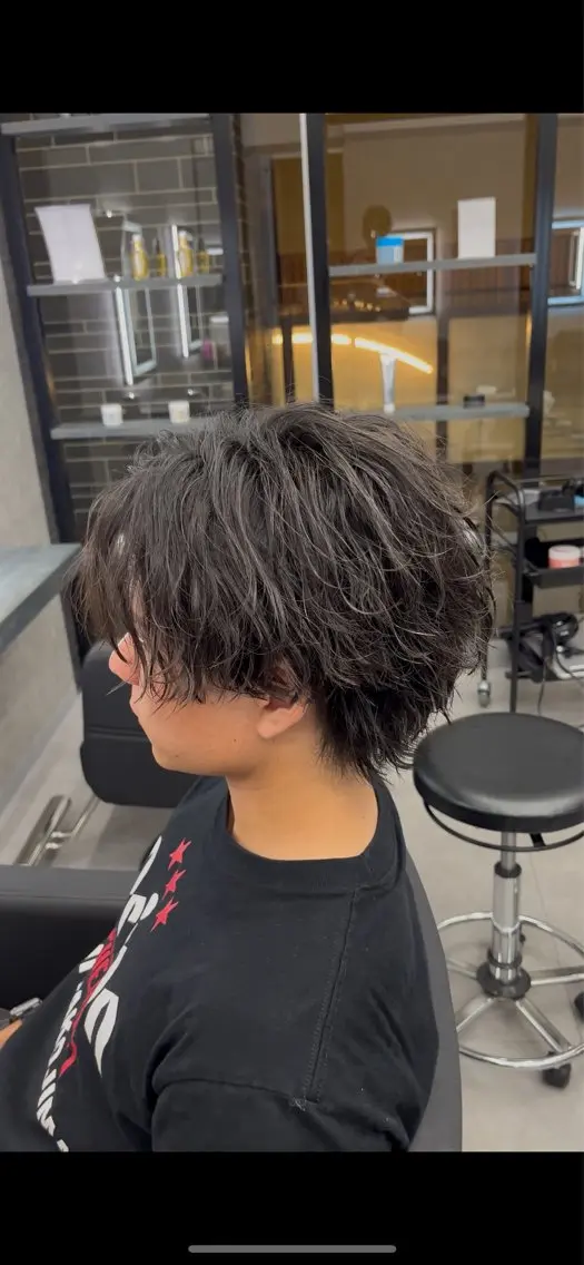 ショート パーマ ヘアアレンジ メンズ センターパート メンズウルフカット ウルフカット カット 【札幌メンズ特化】 🔥RIKU🔥のヘアスタイル