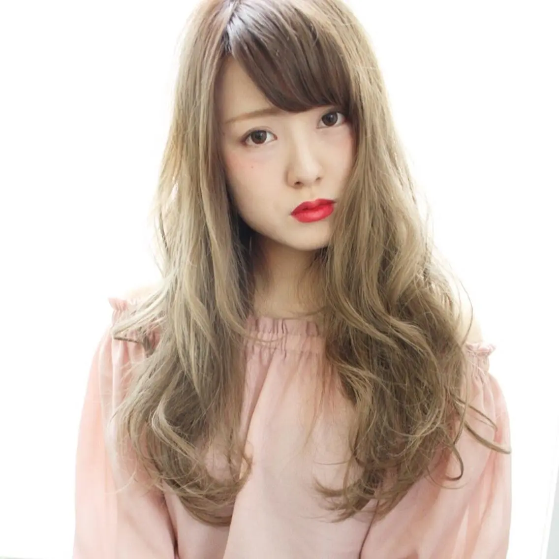 セミロング カラー tuuli トゥーリのヘアスタイル