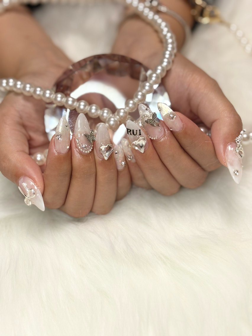 ネイル ワンホンネイル ハンドネイル Be Rac 🖤🐍🦋🥀のネイルデザイン