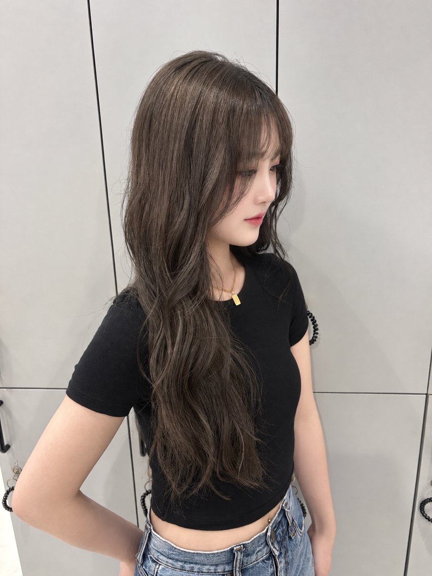 ロング カラー 透明感カラー グレージュ カット ヘアカラー トリートメント 佐々木 芽衣のヘアスタイル