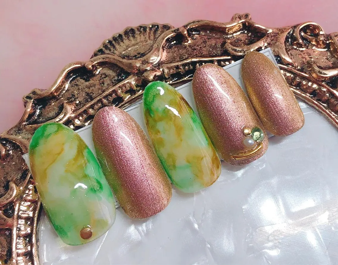 ネイル ハンドネイル CROWN プライベートサロンのネイルデザイン