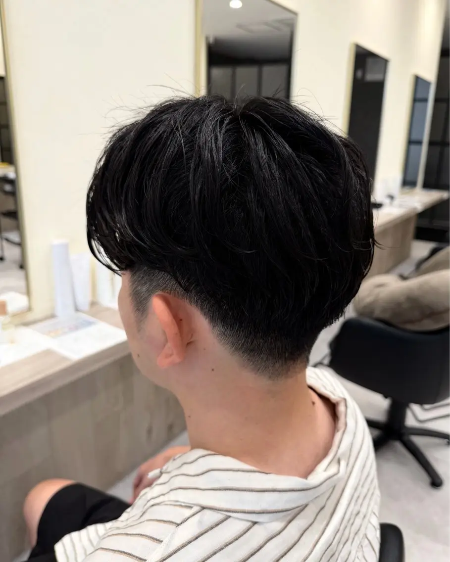 ショート メンズ フェザーパーマ メンズパーマ カット ヘッドスパ 長沖彩加/メンズ/ ツイスパ/ハイライトのヘアスタイル