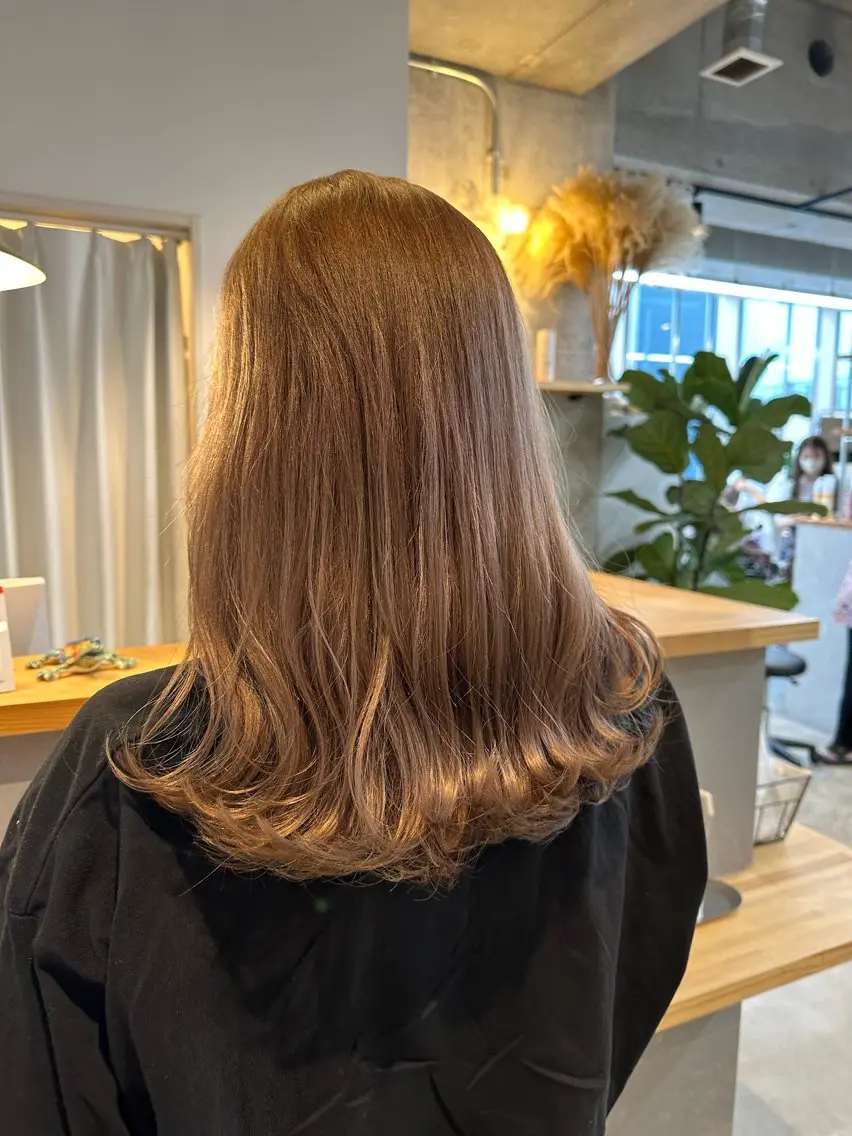 ミディアム カラー カット ヘアカラー トリートメント yuika .のヘアスタイル