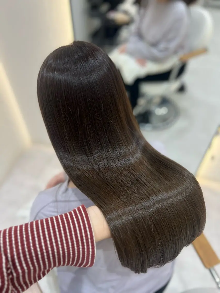 ロング Zina aimiのヘアスタイル