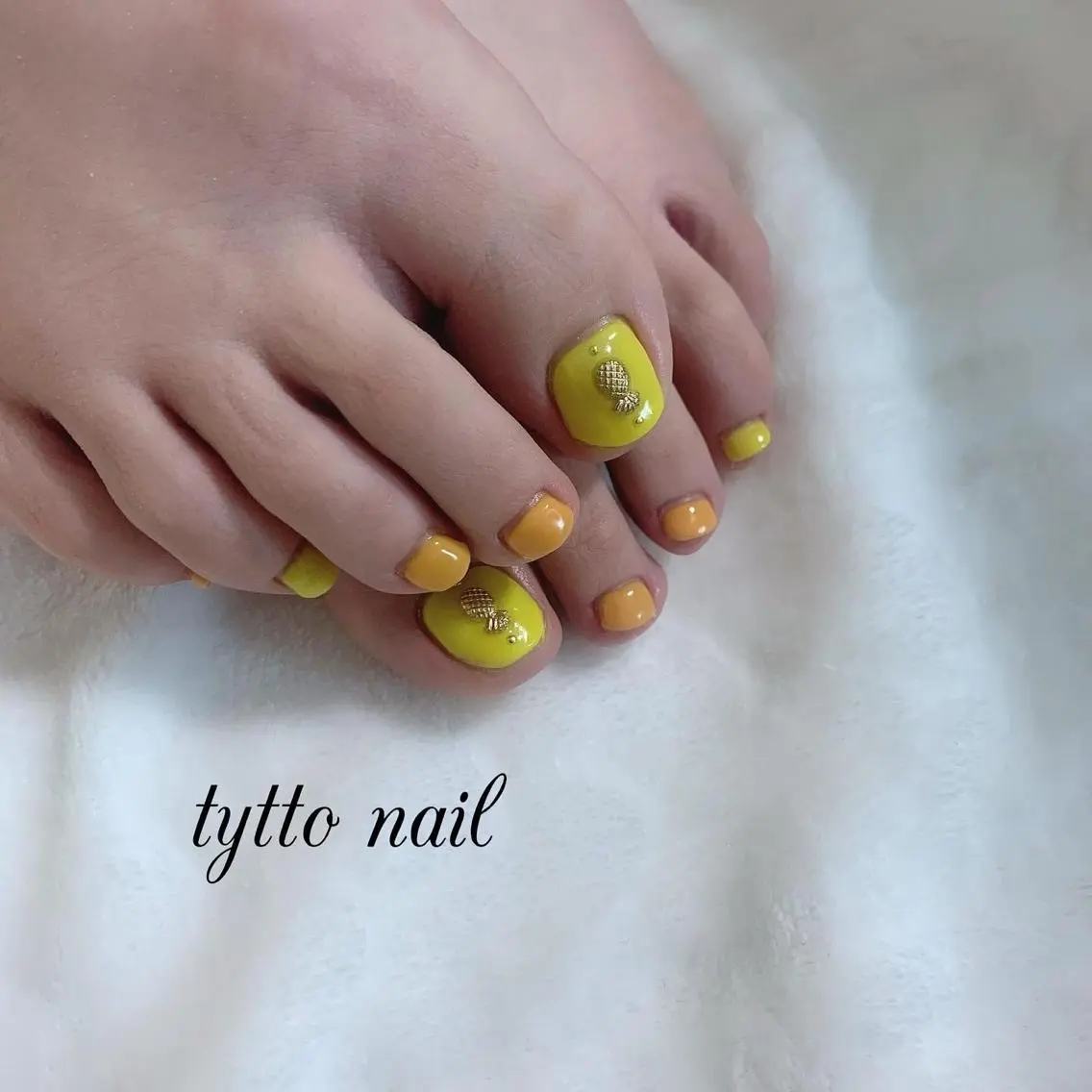 ネイル フットネイル ワンカラーネイル オレンジ 夏ネイル 黄色 フットネイル tytto nail ❤︎‪‪eri‪‪のネイルデザイン