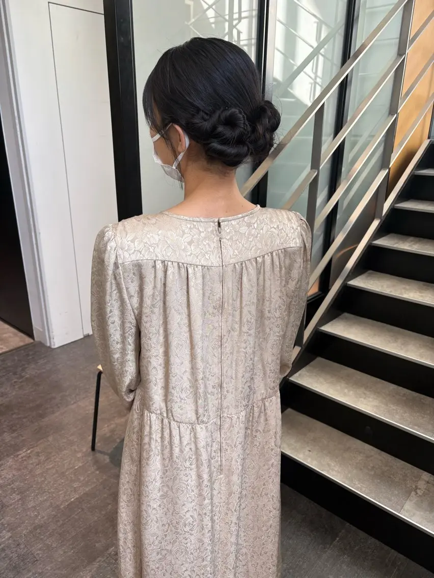 ロング ヘアアレンジ 結婚式・ブライダル ヘアセット mao ｜ 柔らか艶カラー🫧のヘアスタイル