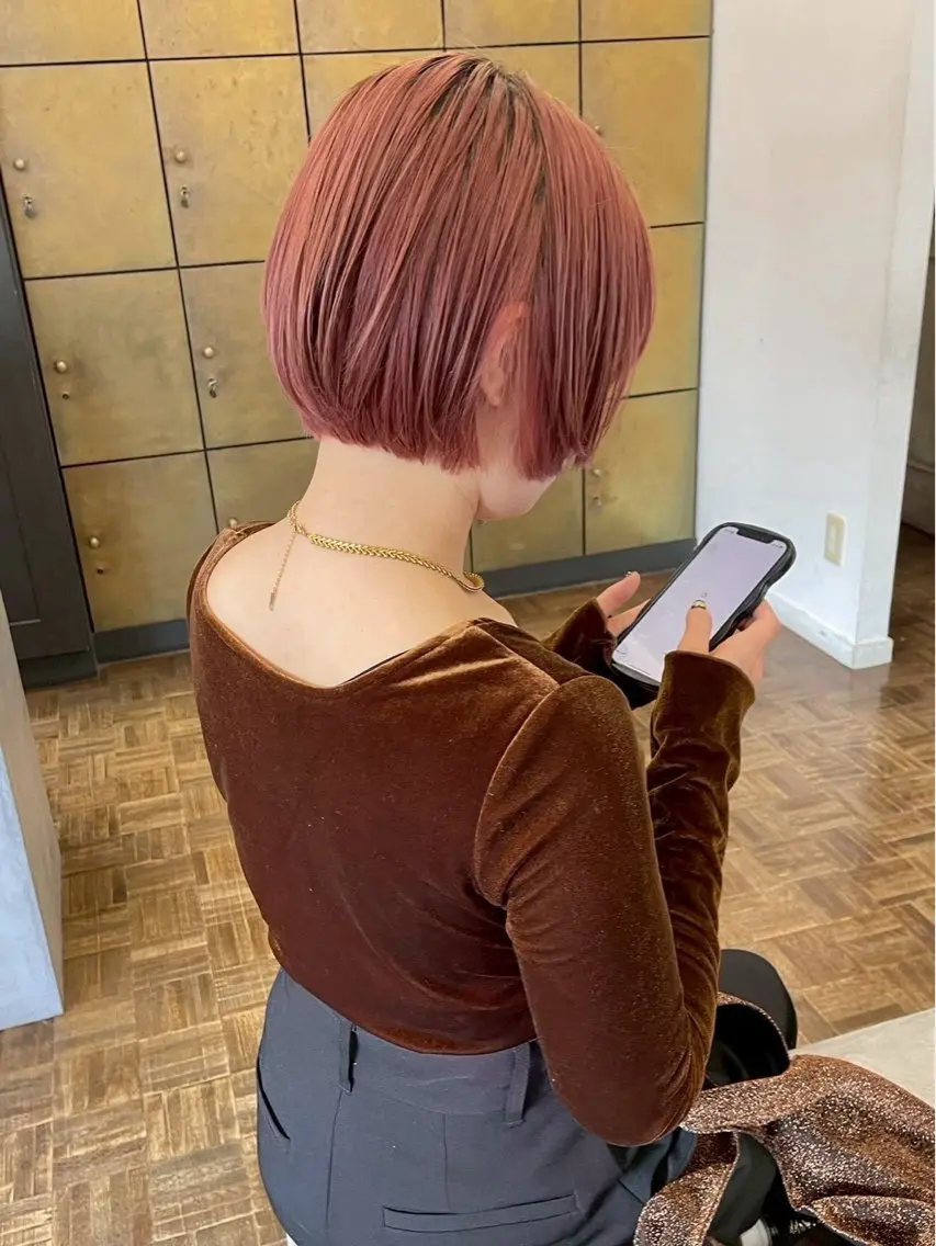 ショート カラー 森 彩夏のヘアスタイル
