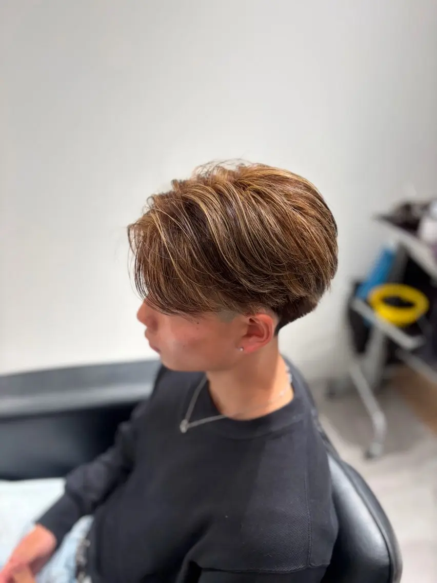 ショート カラー メンズ メンズハイライト ハイライトカラー ハイライト カット ヘアカラー トリートメント 高取大将 /髪質改善/艶髪のヘアスタイル