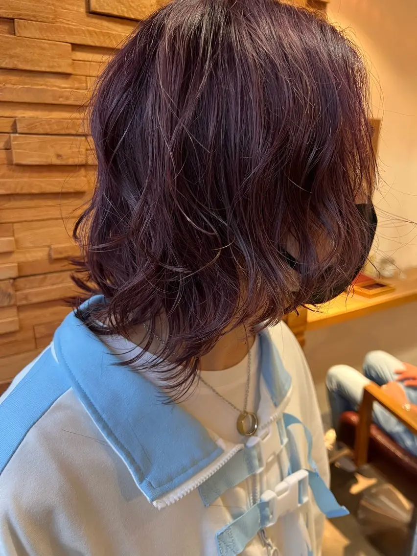 カラー メンズ メンズブリーチ メンズウルフカット ブリーチ ウルフカット 透明感・艶感 小坂隼斗のヘアスタイル
