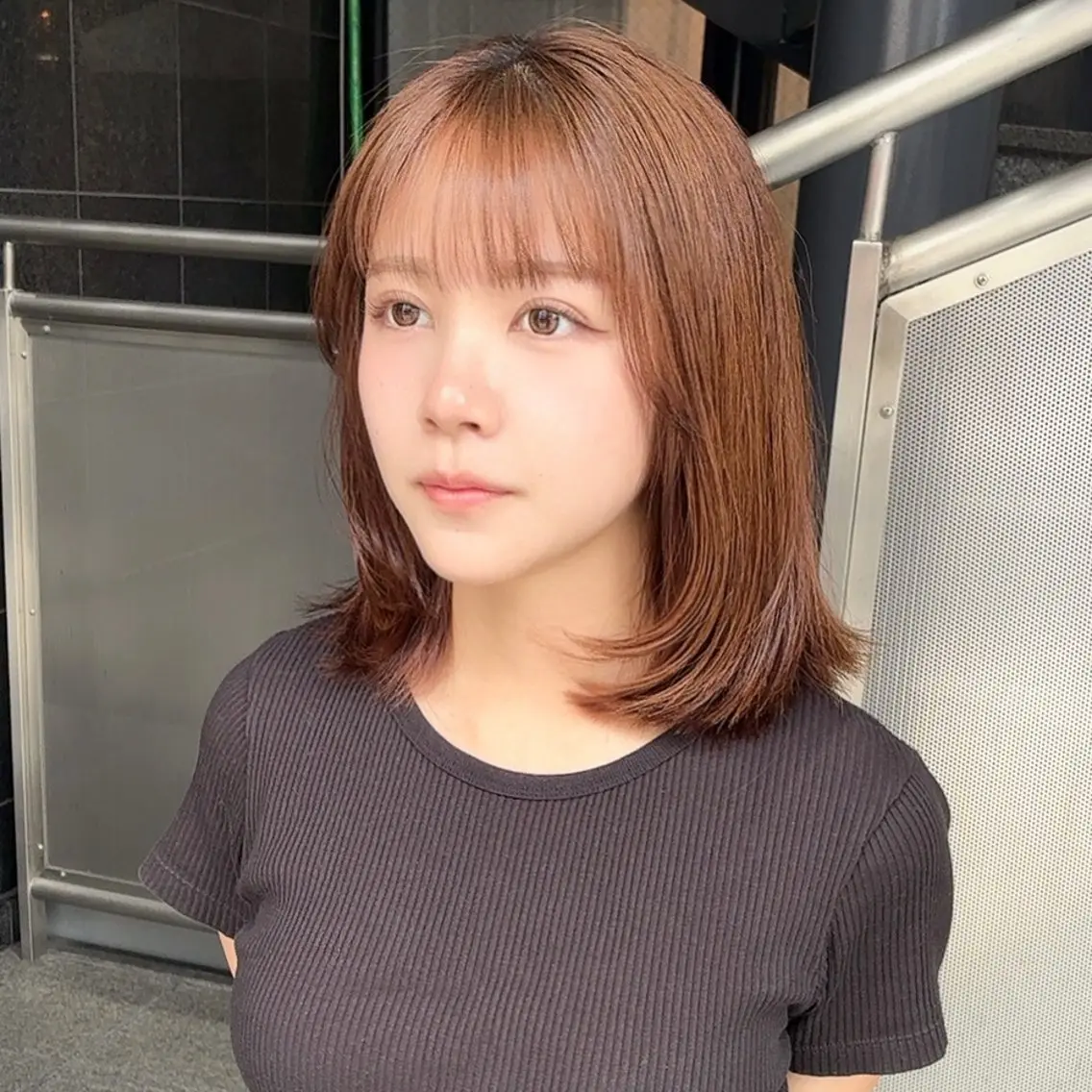 ミディアム ボブ レイヤーカット カット ヘアカラー calna 古賀 菜摘のヘアスタイル