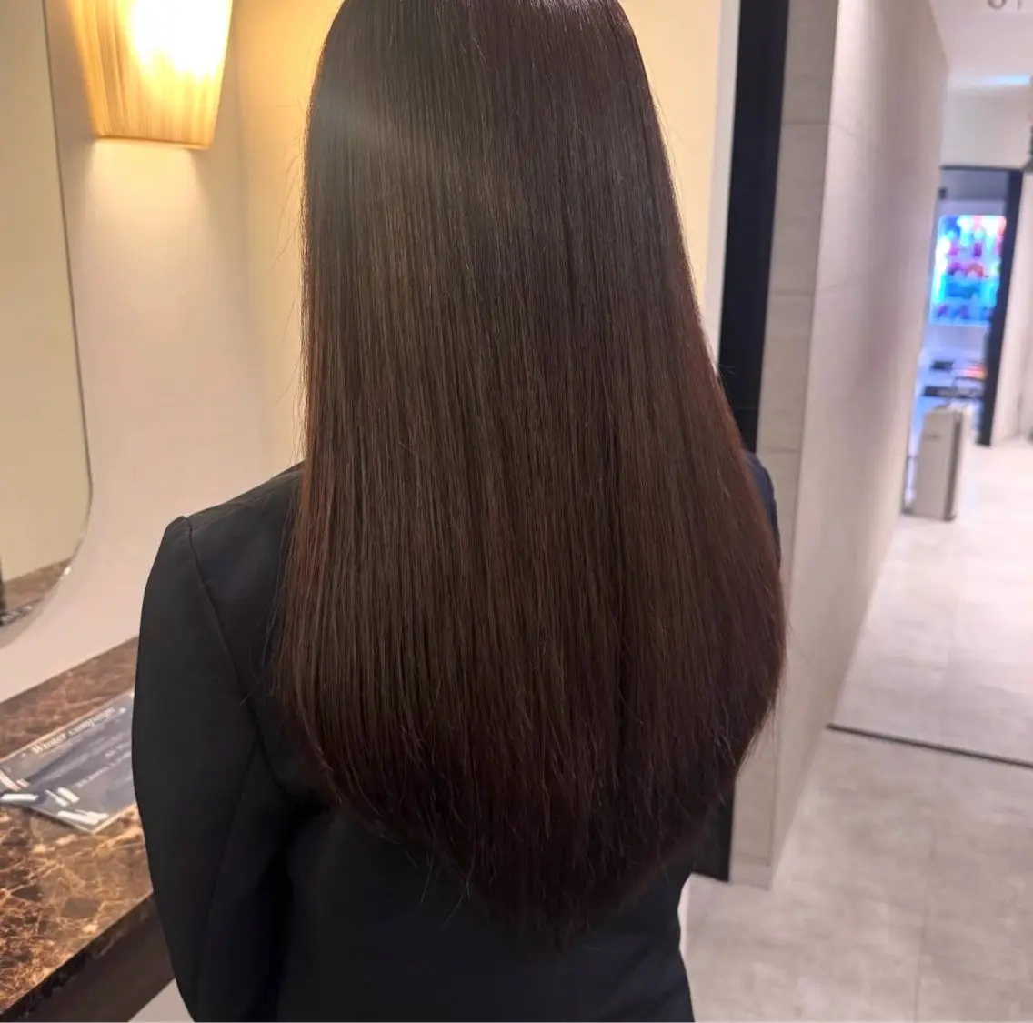 ロング カラー ブラウンカラー チョコレートブラウン Ako  カット・ 縮毛矯正モデル募集のヘアスタイル