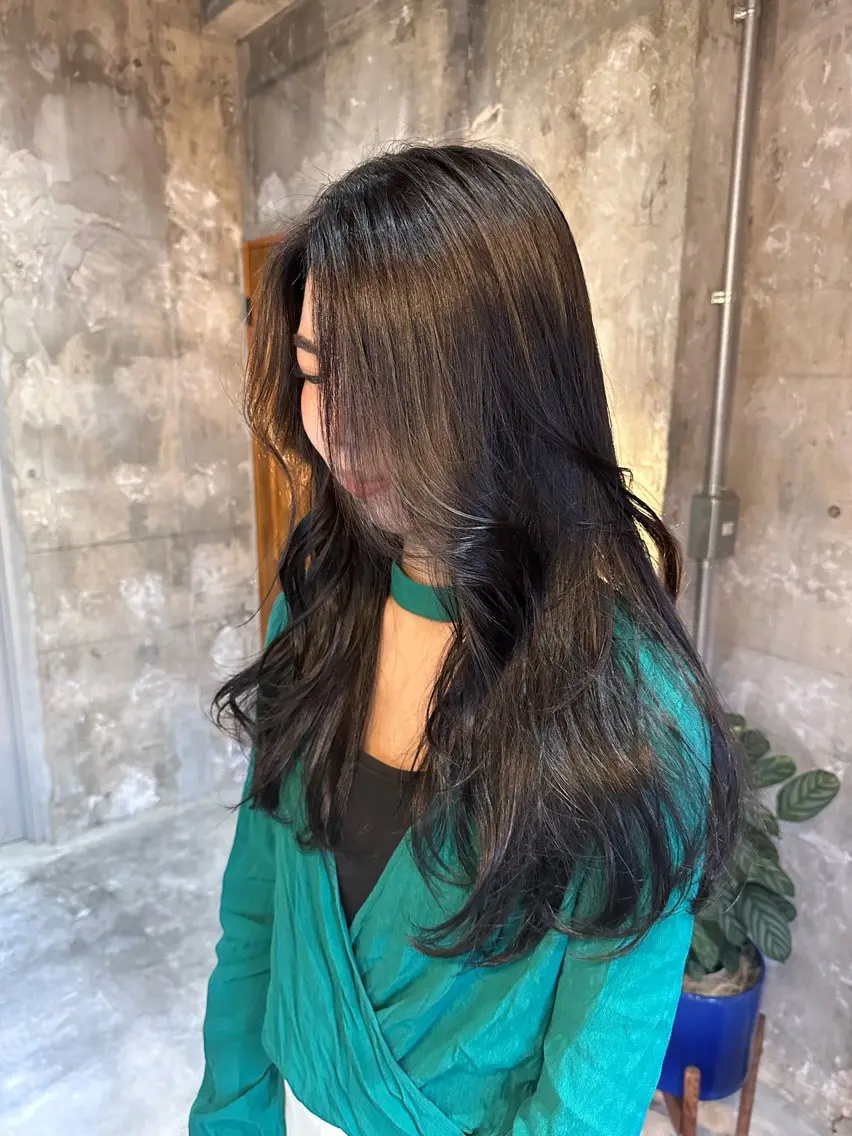 セミロング 顔まわりレイヤー 韓国風ヘア レイヤーカット ローレイヤー 縮毛矯正 カット ヘアカラー トリートメント 【必ず似合わせます】 川口航平のヘアスタイル