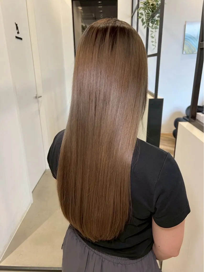 ロング ボブ 顔周りカット 髪質改善 レイヤーカット ロング カット ヘアカラー トリートメント RISE SWELL 江坂momoneのヘアスタイル
