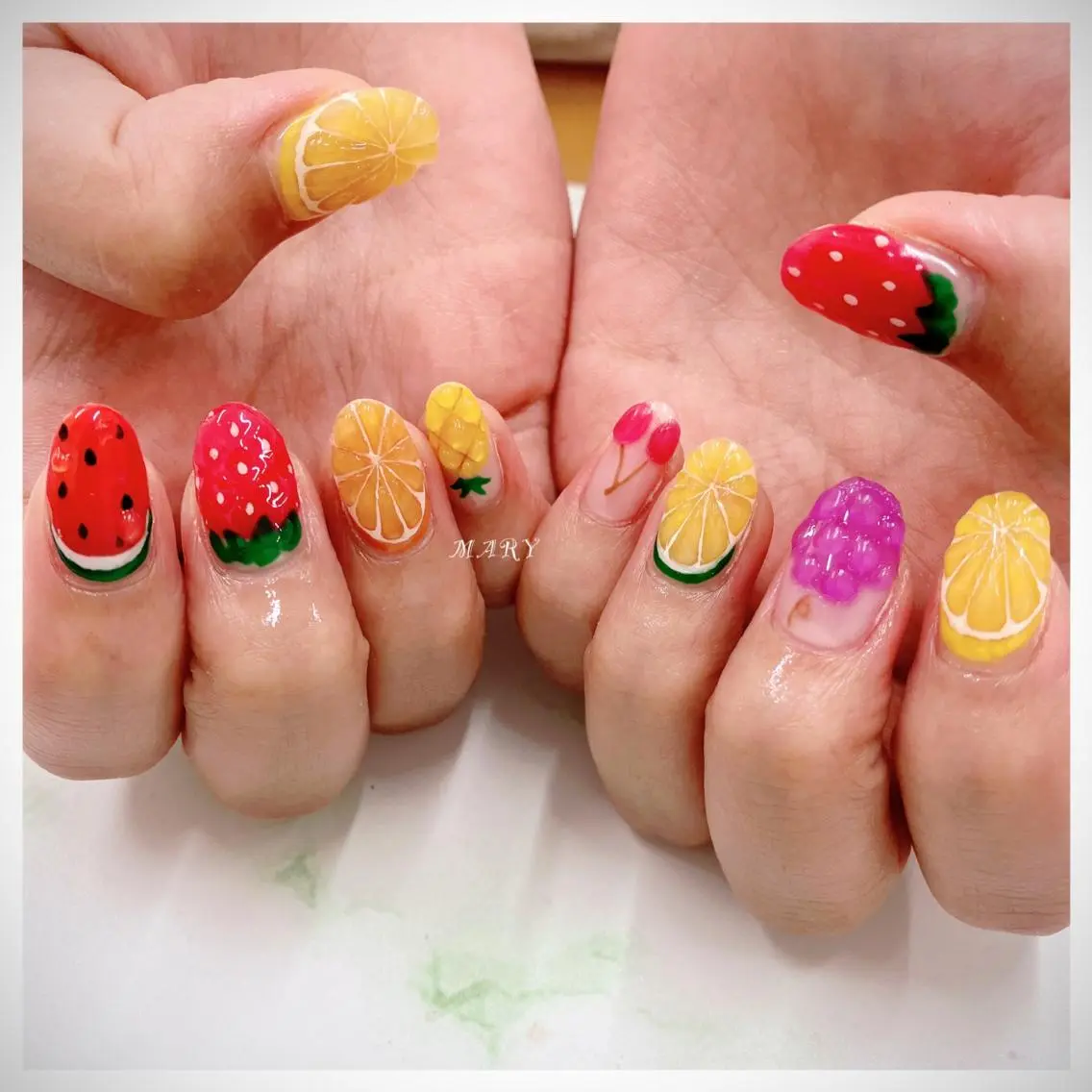 ネイル 持ち込み ニュアンスネイル 夏ネイル ハンドネイル Mary nail .narumiのネイルデザイン