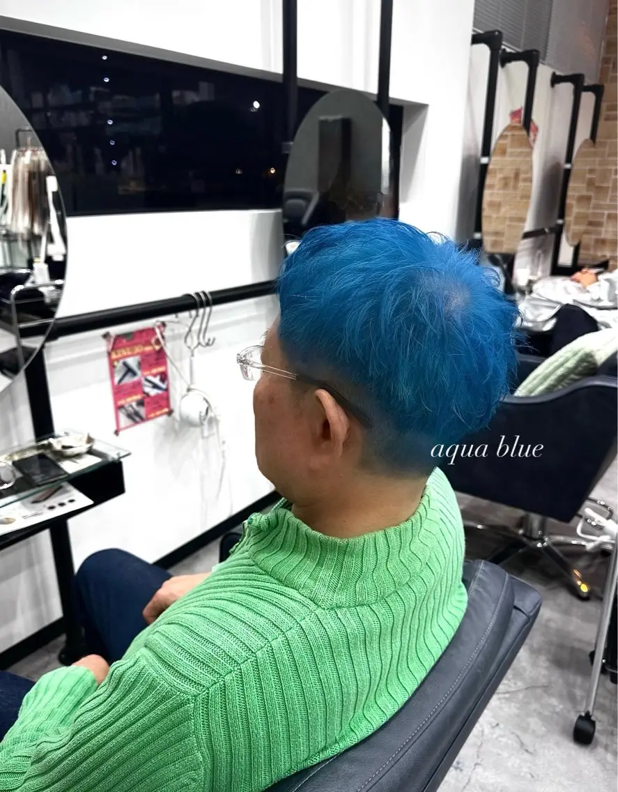 カラー メンズ メンズブリーチ アクアカラー ブリーチ ブルーカラー ヘアカラー 透明感カラー/ メンズパーマ/竜希のヘアスタイル