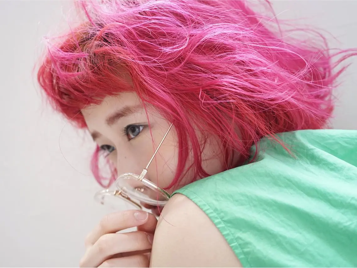 ミディアム カラー ブリーチ ピンクカラー 花井 啓好のヘアスタイル