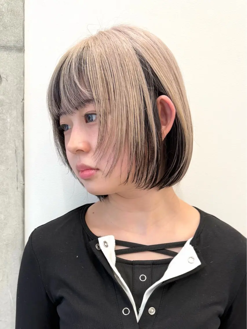 ショート カラー デザインカラー 艶々ハイトーン🫧/ かのんのヘアスタイル