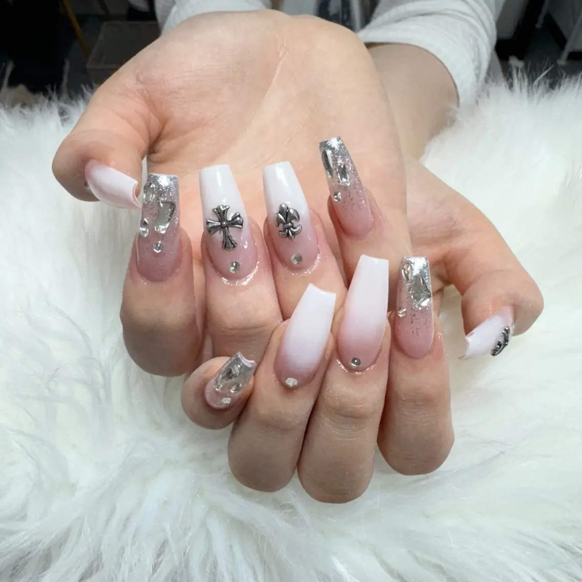 ネイル ハンドネイル 🎀nana🫧 ワンホンネイル🎀のネイルデザイン