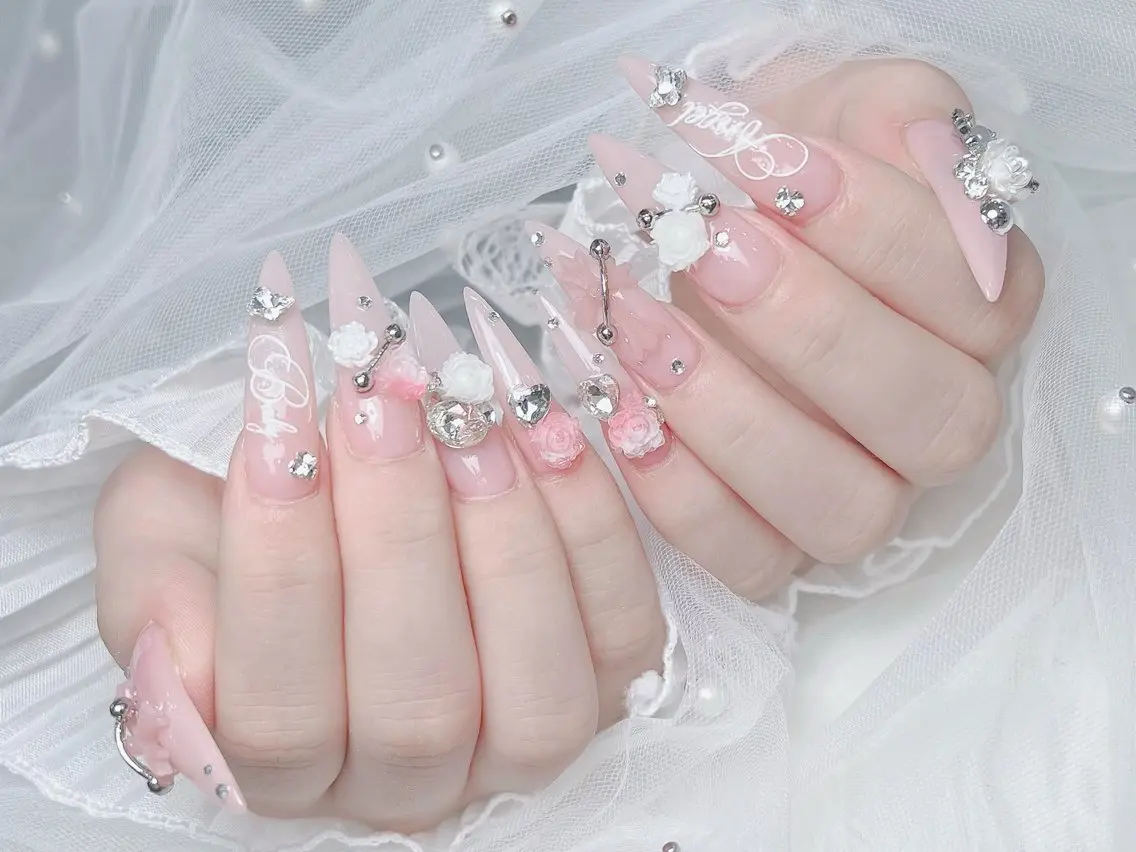 ネイル チークネイル 長さ出し フレンチネイル ジェルネイル ガーリー ハンドネイル Sora  Nail Studioのネイルデザイン