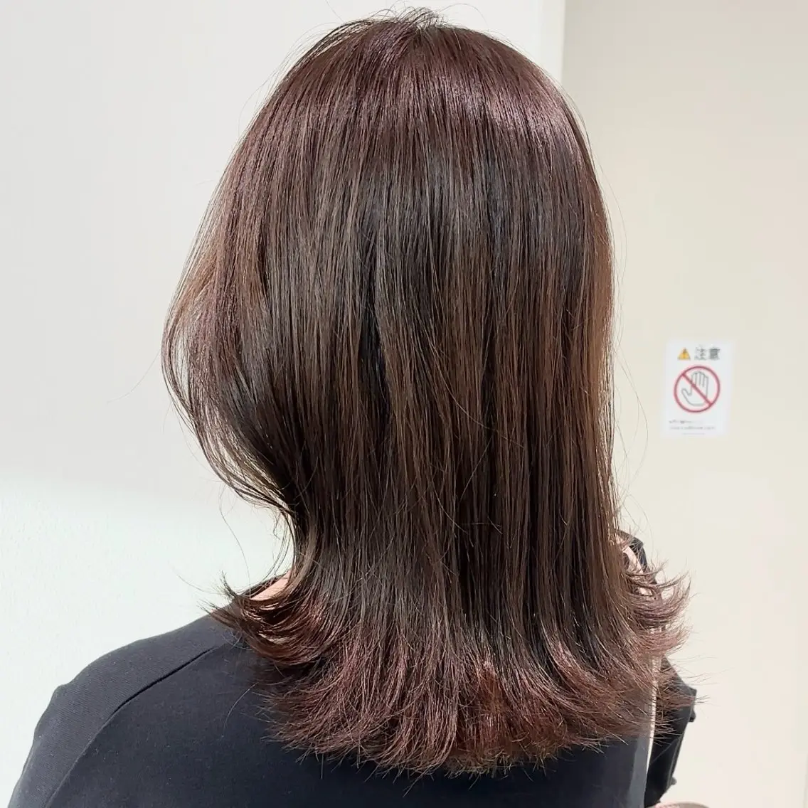 ミディアム カラー ブラウンカラー ネヅ カオルのヘアスタイル