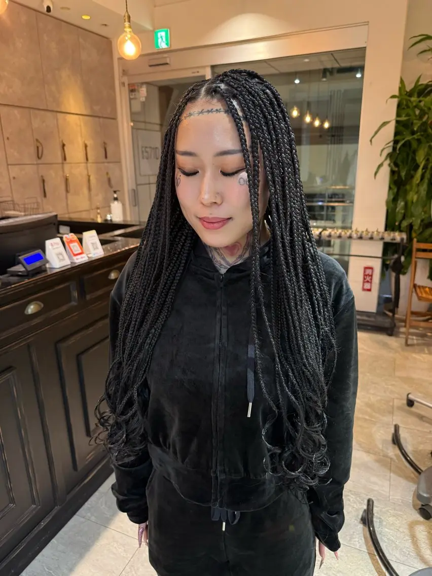 BRAIDS .. CORNROW .. ブロッキングSMサイズ エクステ込み6〜7時間の写真