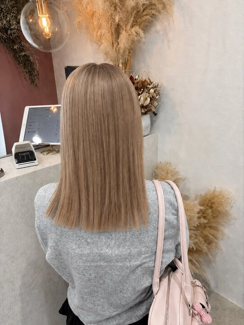 ミディアム カラー カット ヘアカラー トリートメント yuumi 👱🏻‍♀️のヘアスタイル