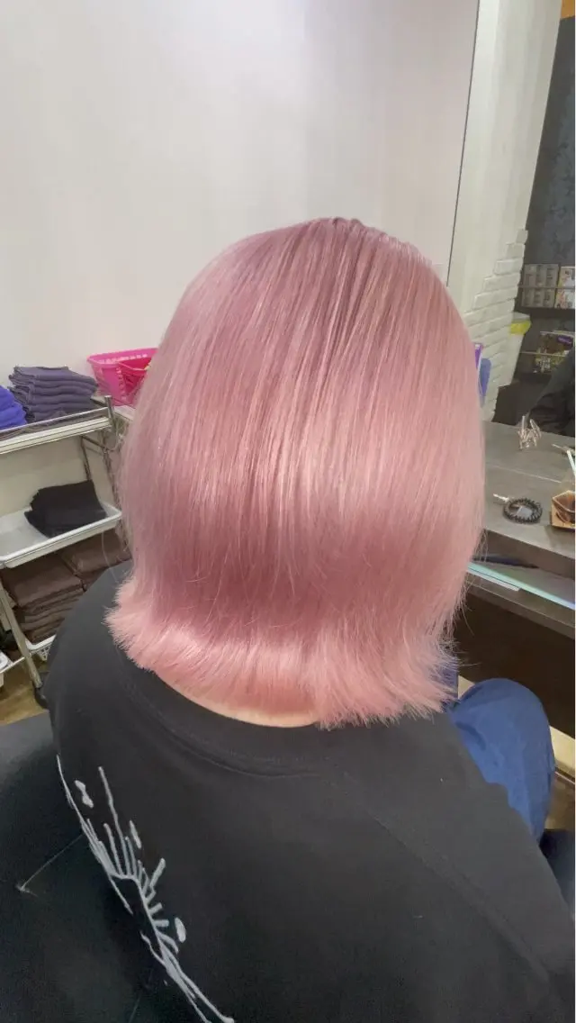 ショート カラー ブロンド ピンクカラー ホワイトピンク ANDIAMO SAKAE🍁楓のヘアスタイル