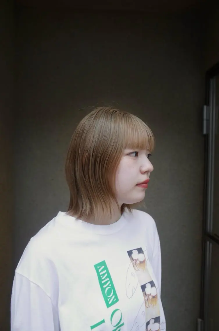 カラー アベ コハルのヘアスタイル