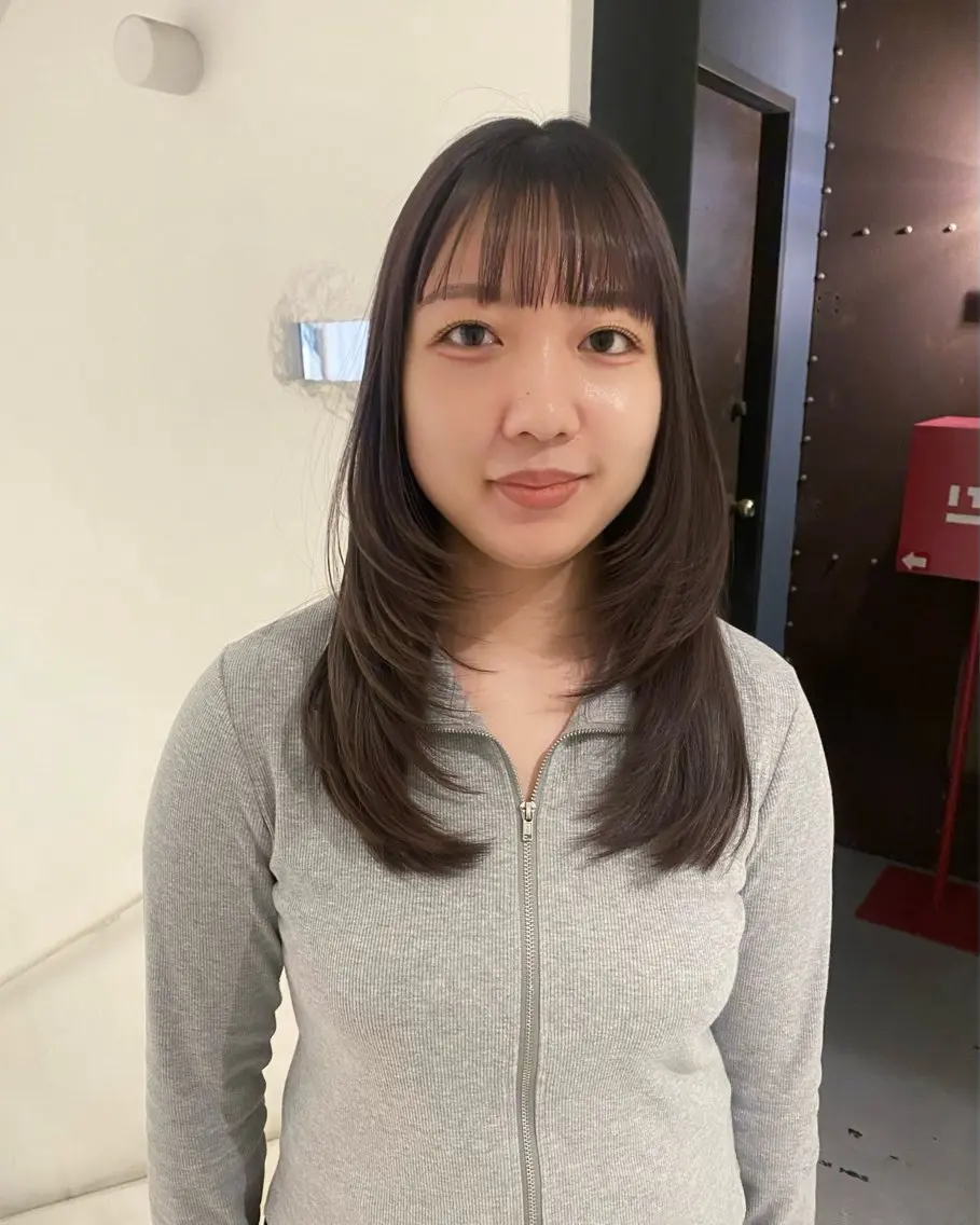 ロング カラー グレージュ ラベンダーカラー ラベンダーグレージュ ラベンダーグレー レイヤーカット カット ヘアカラー アオイ🩵レイヤー /柔らかカラーのヘアスタイル
