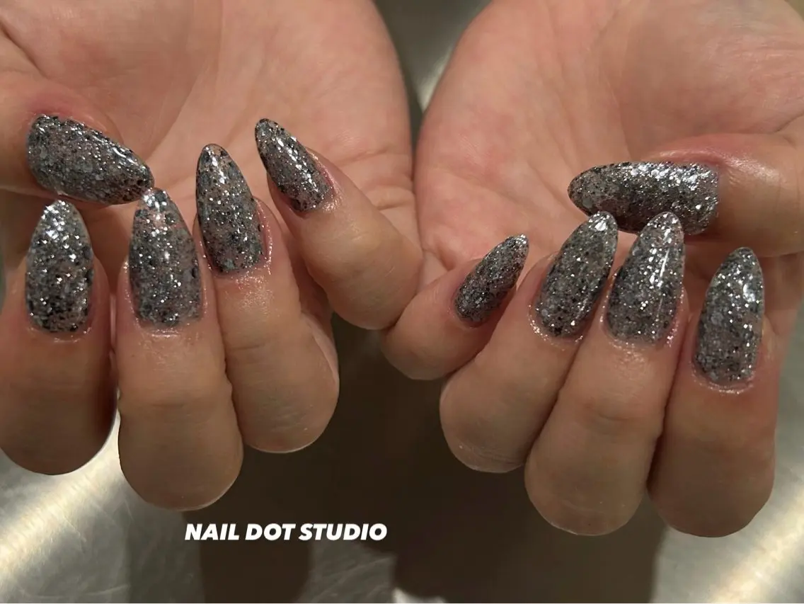 ネイル ハンドネイル NAILDOTSTU DIO SEINAのネイルデザイン