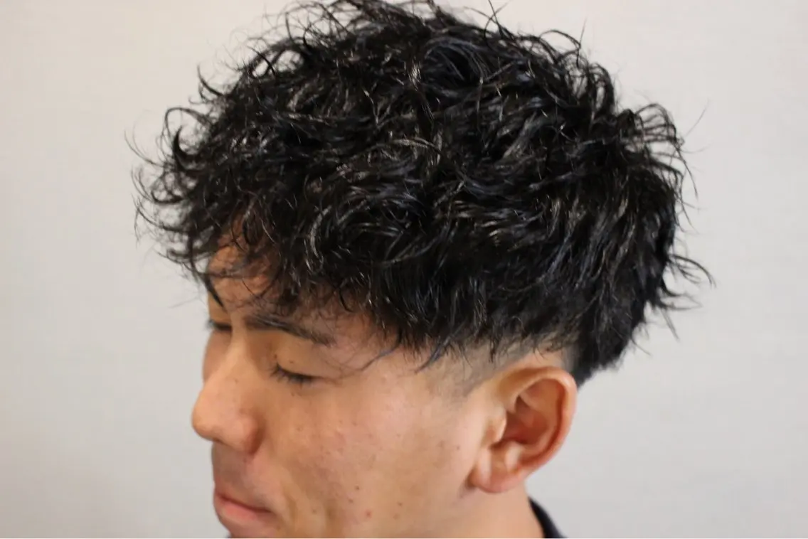 ショート パーマ メンズ メンズパーマ 波巻きパーマ メンズカット/パーマ ハヤシのヘアスタイル
