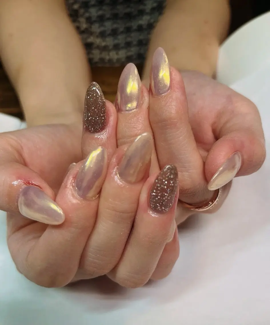 ネイル オーロラネイル フラッシュネイル ハンドネイル 🦋YU ナチュラル専門店🦋のネイルデザイン