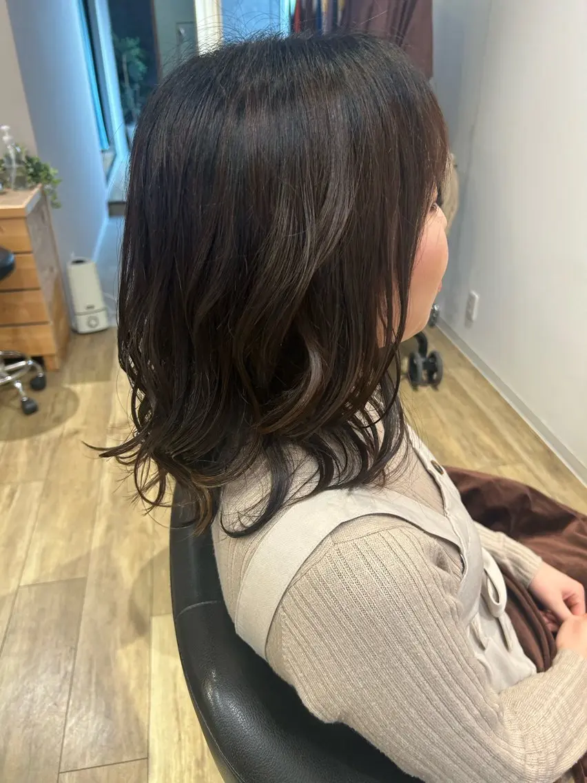 ミディアム misato 💜🖤　フラムのヘアスタイル