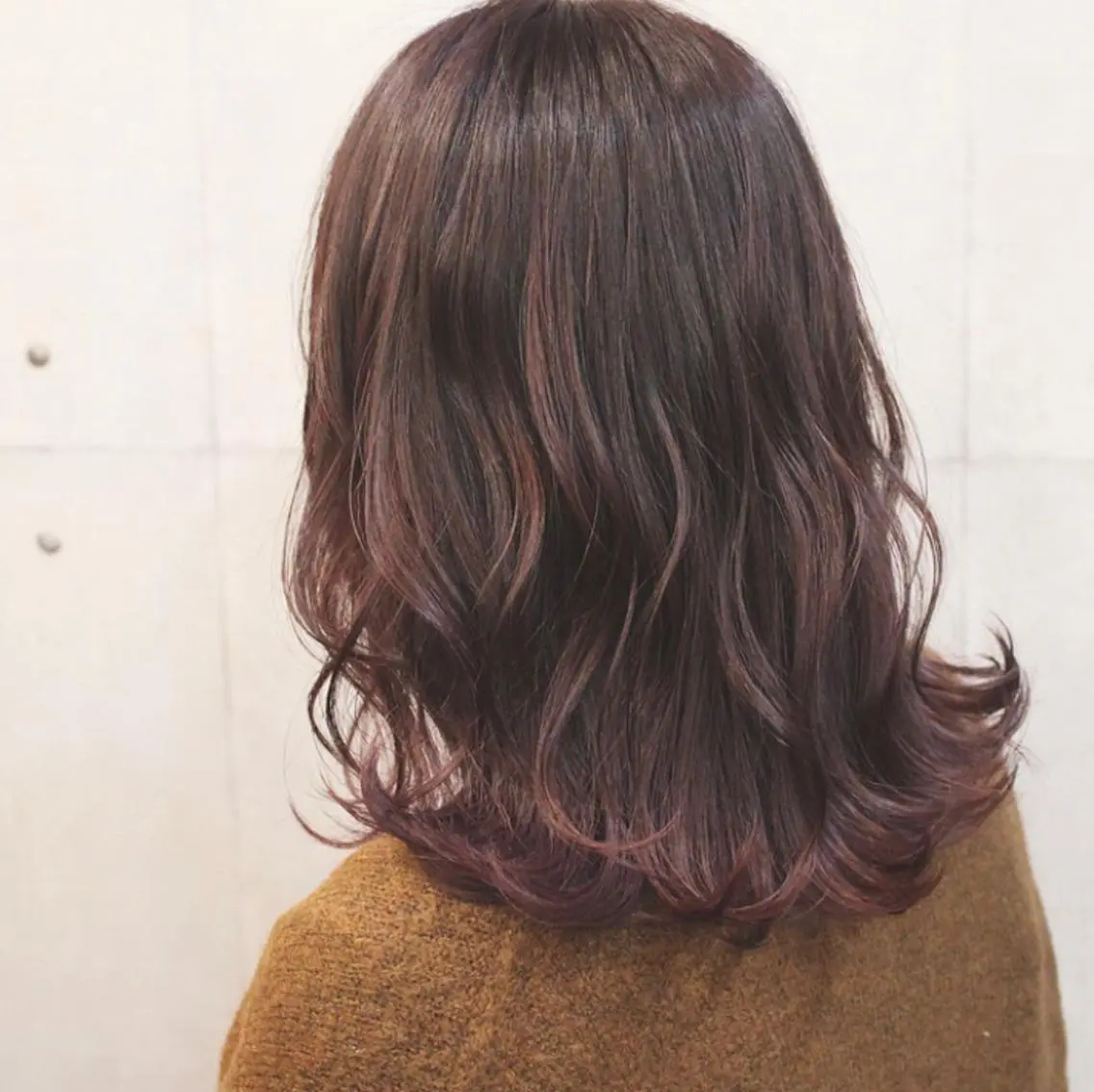 ミディアム アッシュ パープルカラー 山野 稚奈のヘアスタイル