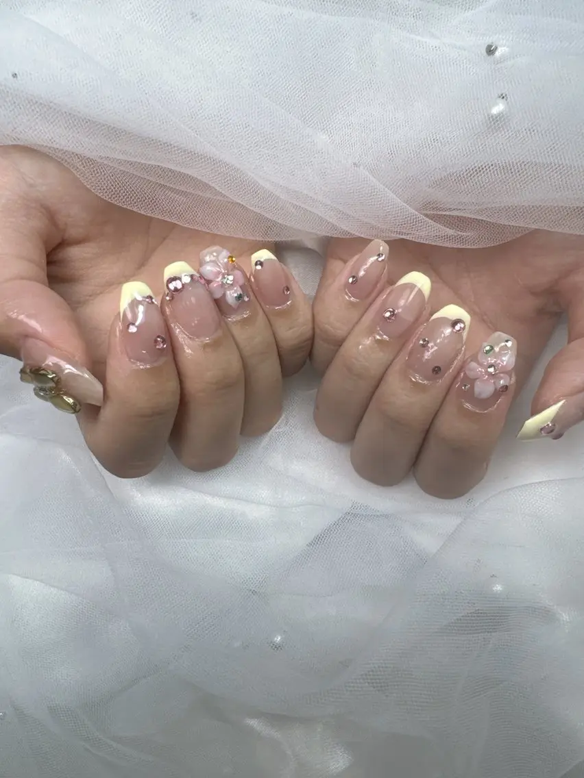 ネイル アートネイル チークネイル フットネイル フレンチネイル マグネットネイル ハンドネイル Queeens nailのネイルデザイン