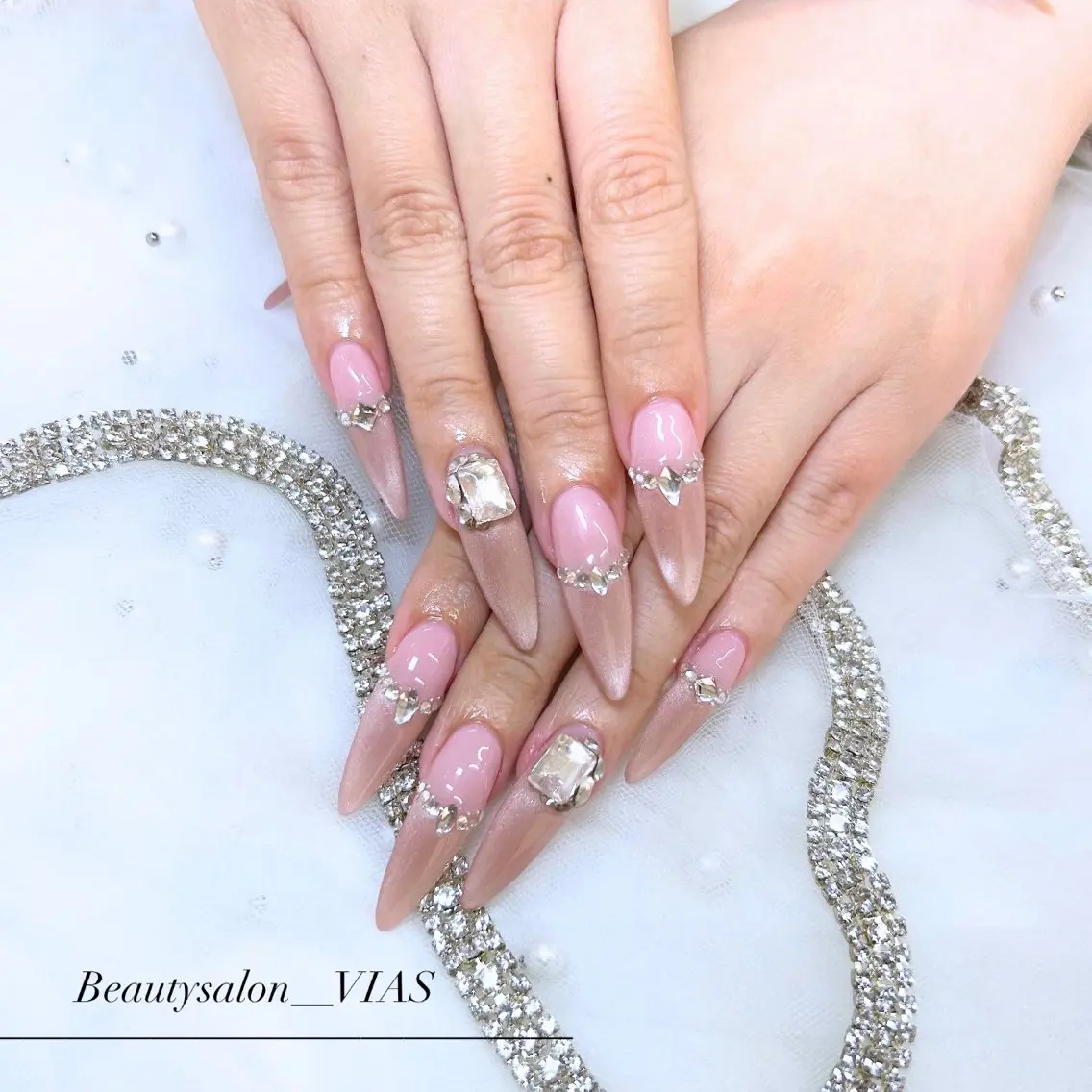 ネイル ハンドネイル VIAS 〜EYE&NAIL〜のマツエク・マツパデザイン