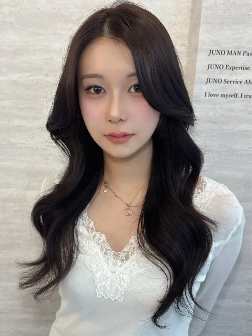 ロング カラー ヘアアレンジ ヘアカラー トリートメント 韓国レイヤーカット/ 儚げカラーチナツのヘアスタイル