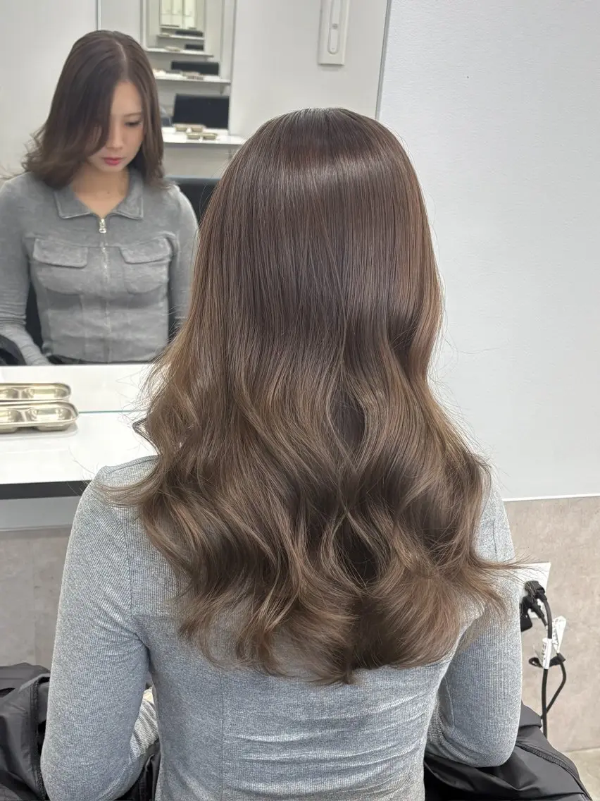 セミロング ヘアカラー トリートメント ブリーチなし透明感 🪄aoi🤎のヘアスタイル