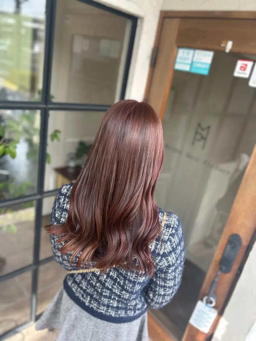 ロング カラー ブリーチ ブラウンカラー ブリーチなしカラー レッドカラー レッドブラウン ヘアカラー 井上 花音のヘアスタイル