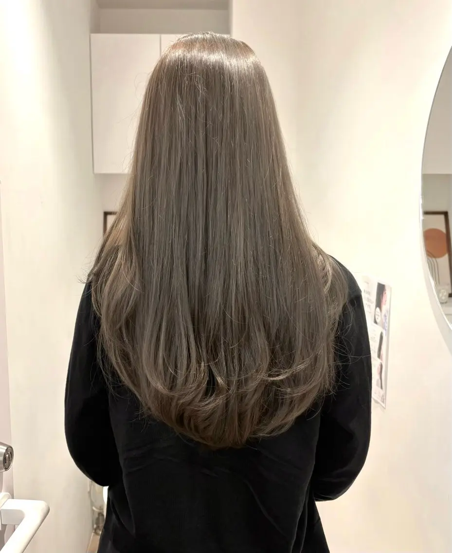 ロング カラー アディクシーカラー 透明感カラー グレージュ カット ヘアカラー トリートメント 透明感カラー🫧 nanohaのヘアスタイル