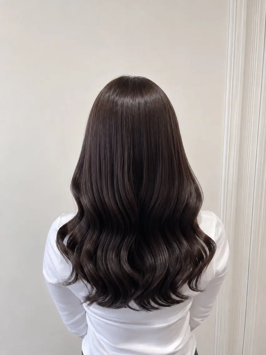 ロング ヘアカラー 西村 藍伽のヘアスタイル