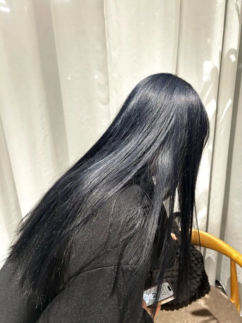 ロング カラー ネイビーカラー ヘアカラー トリートメント ヘアセット 垢抜け/レイヤー /艶カラー🪼風香のヘアスタイル