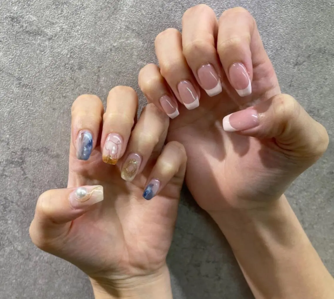 ネイル アートネイル クリアネイル フレンチネイル ジェルネイル ガラスフレンチ nailstudio eviz新宿店のネイルデザイン